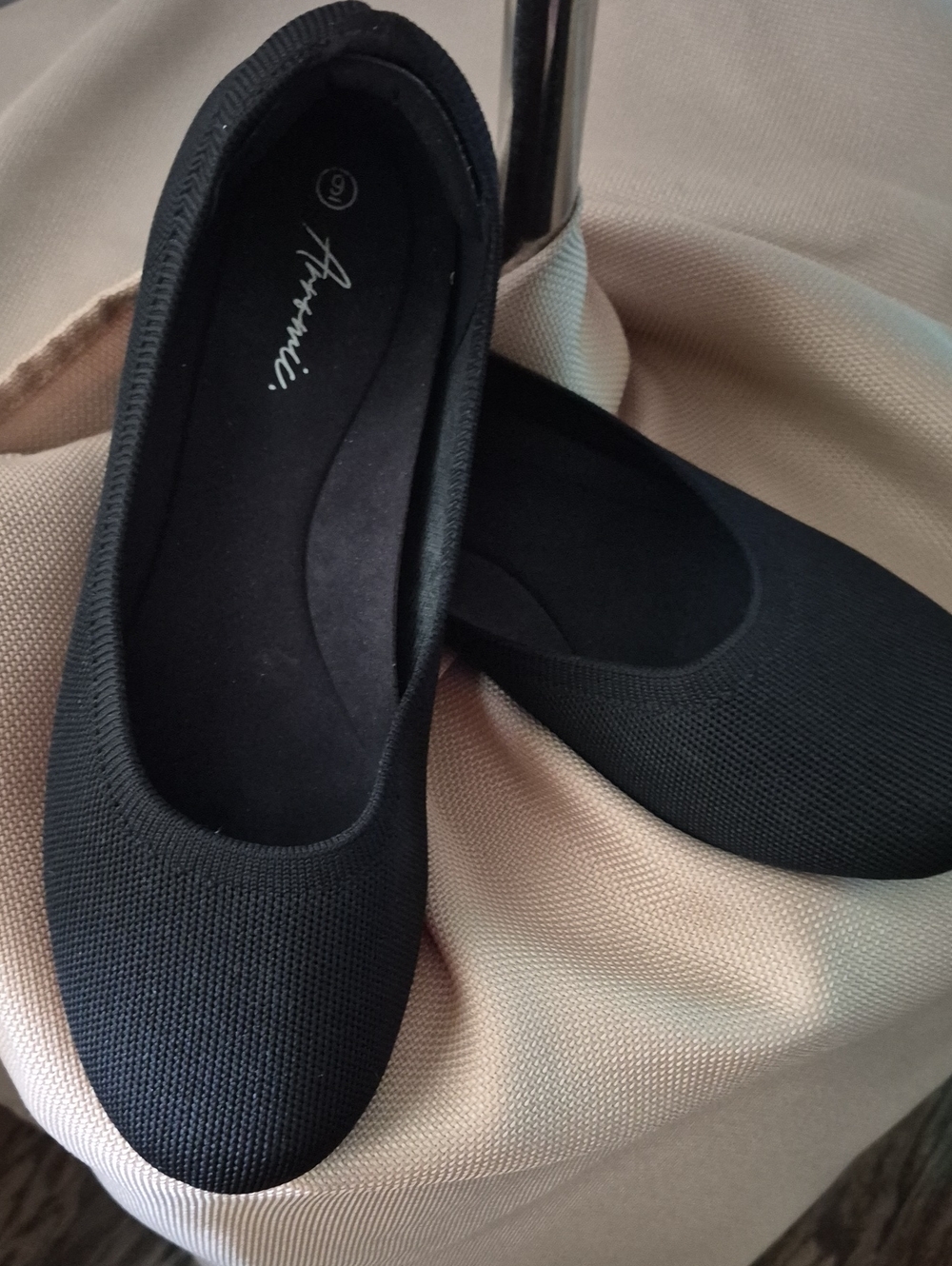 AEROSOLES Black Knit Slip-On Flats